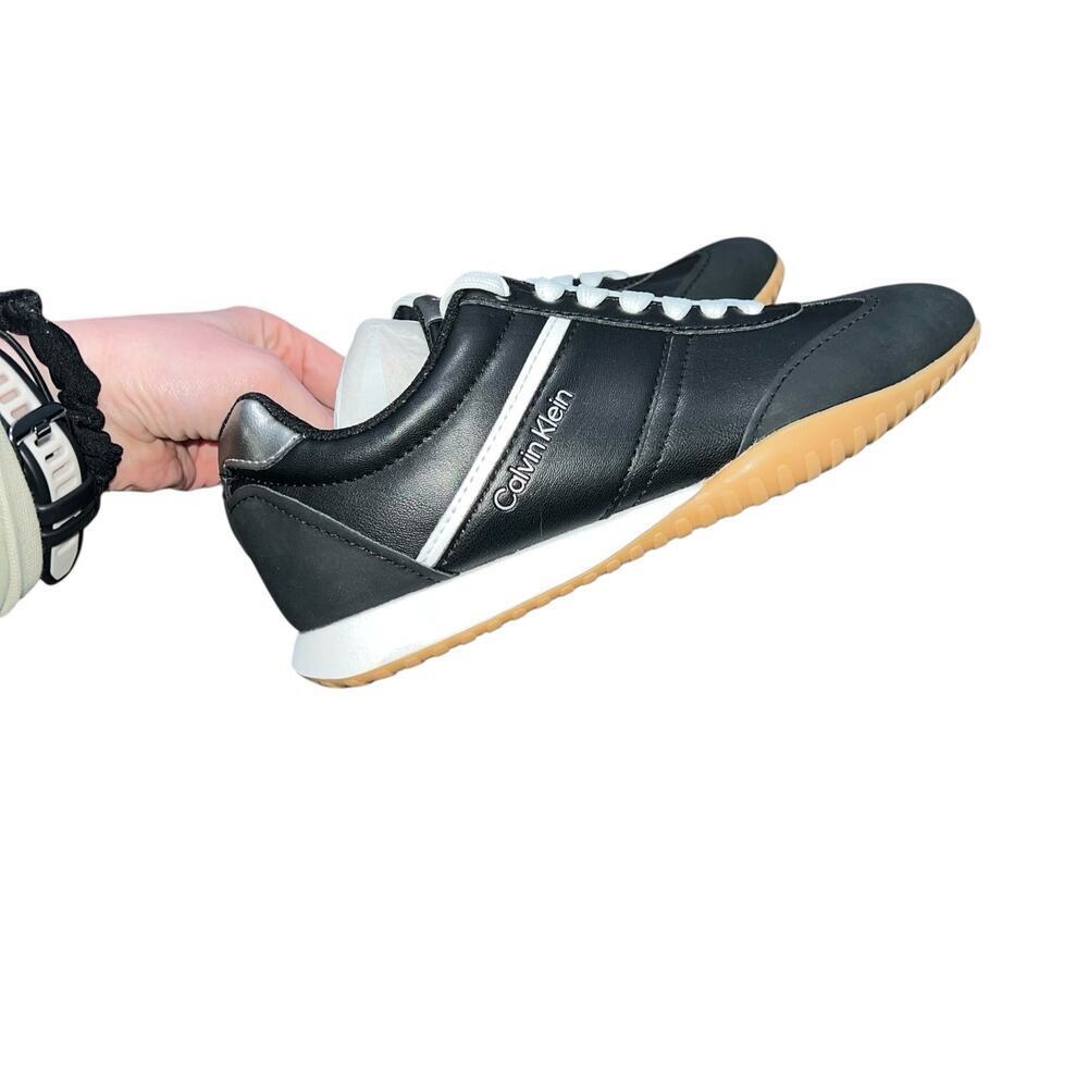 NWT CALVIN KLEIN Women's Harlian Sneaker Size 7M - Picture 5 of 7